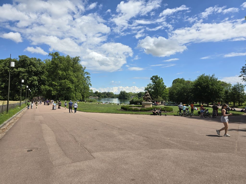 allée du lac du Parc de la Tête d'Or Lyon