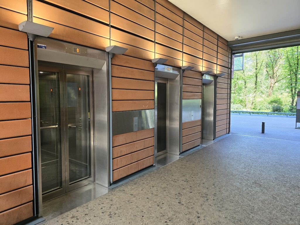 ascenceurs parking Parc de la Tête d'Or Lyon - Parking Indigo Lyon Cité Internationale P1