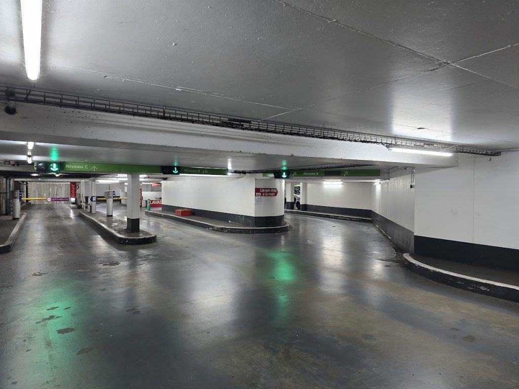 bornes d'entrée parking Parc de la Tête d'Or Lyon - Parking Indigo Lyon Cité Internationale P1